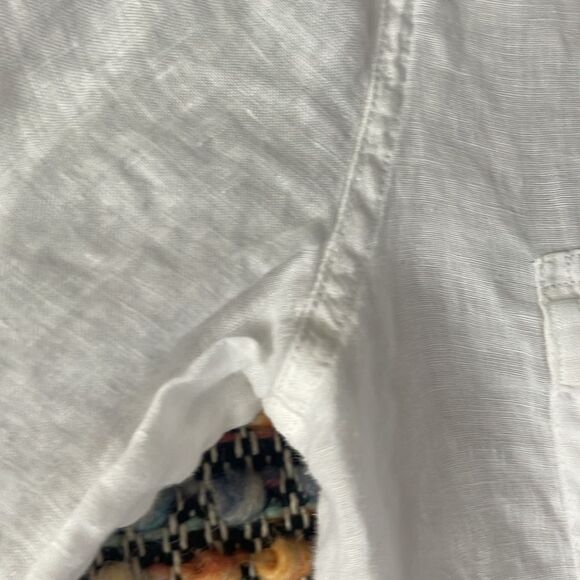 Chicos Size 0 linen top which is a small in this brand. 4-6 - Picture 5 of 6